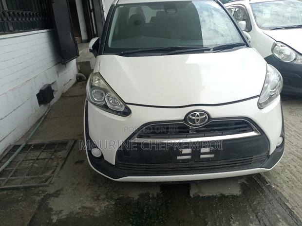 Toyota Sienta 2018 White