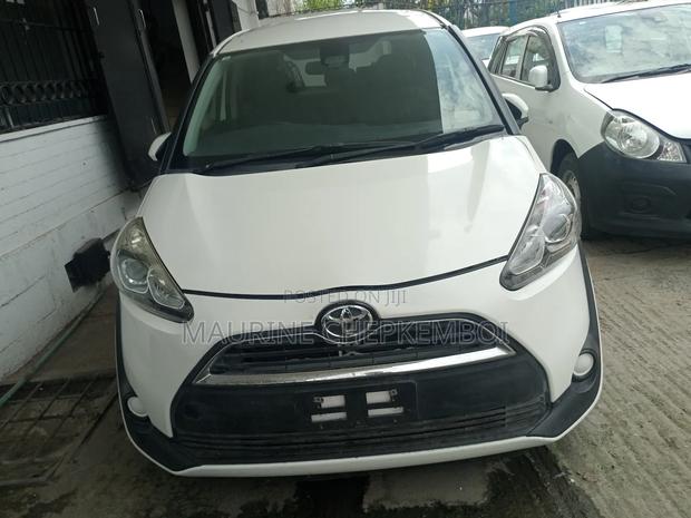 Toyota Sienta 2018 White