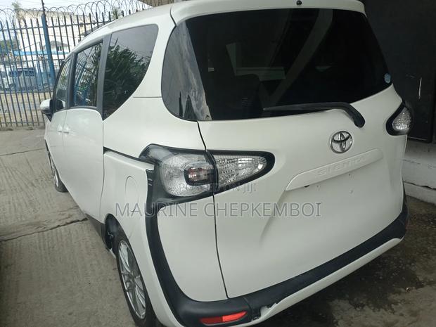 Toyota Sienta 2018 White