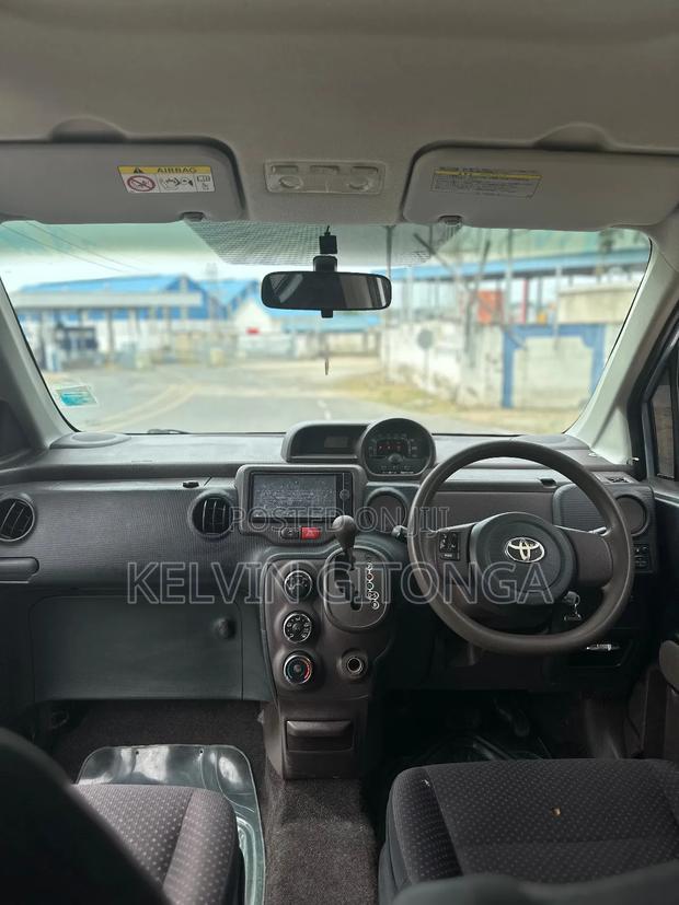 Toyota Spade 2014 Blue