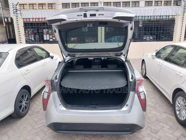 Toyota Prius 2018 Silver