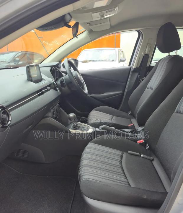 Mazda 2 2019 Silver