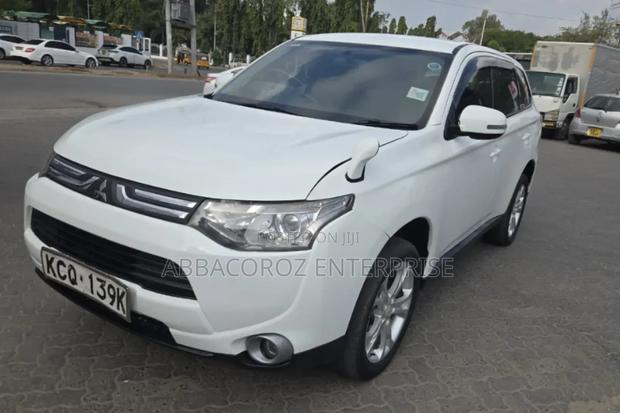 Mitsubishi Outlander 2017 White