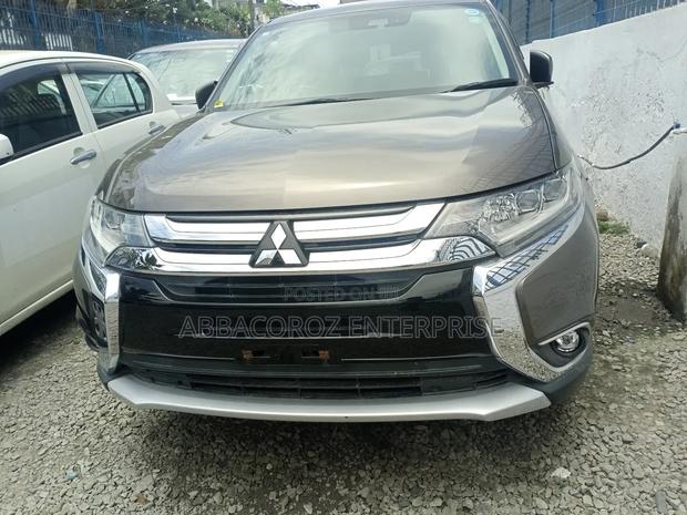 Mitsubishi Outlander 2018 Gold