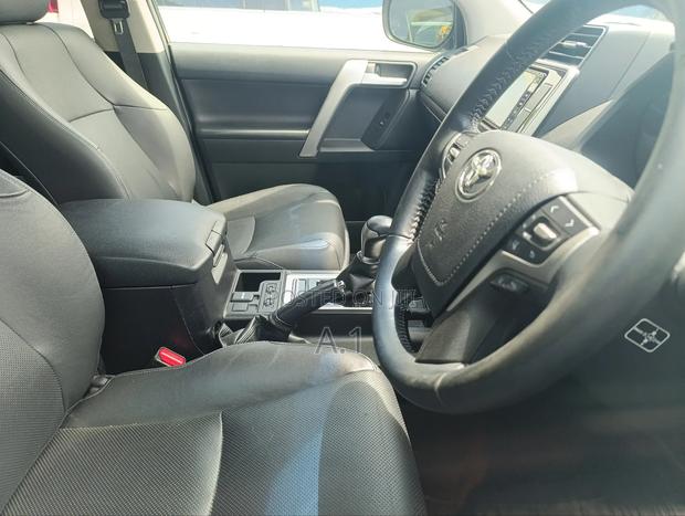 Toyota Land Cruiser Prado 2.7 2018 White