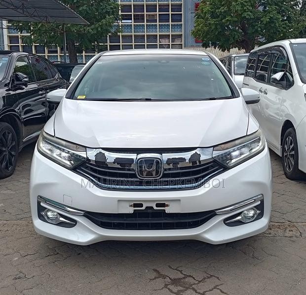 Honda Shuttle 1.5 Hybrid 2WD 2019 White