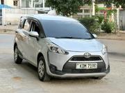 Toyota Sienta 2016 Silver for sale