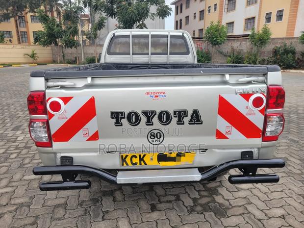 Toyota Hilux 2.5 D-4D SRX 2009 Silver