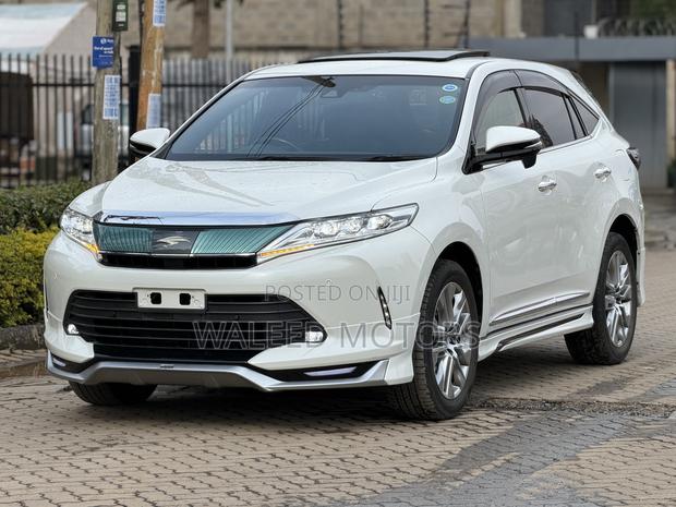 Toyota Harrier 2.0 2019 White