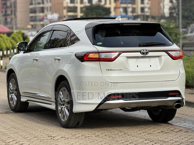 Toyota Harrier 2.0 2019 White