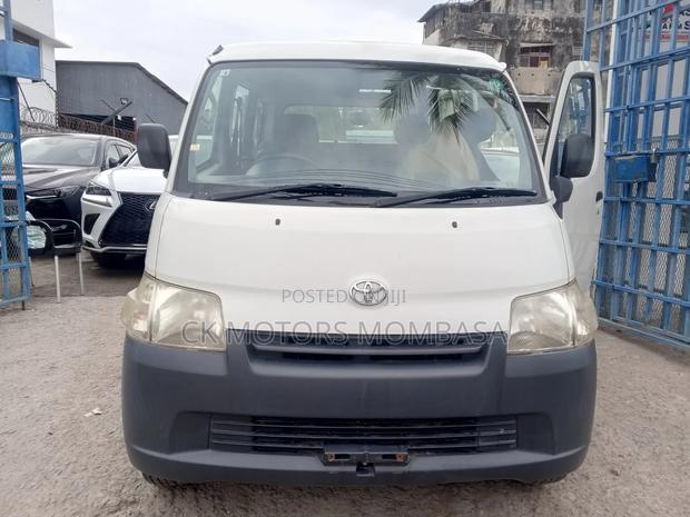 Toyota TownAce 2018 White