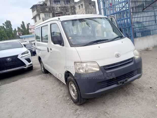 Toyota TownAce 2018 White
