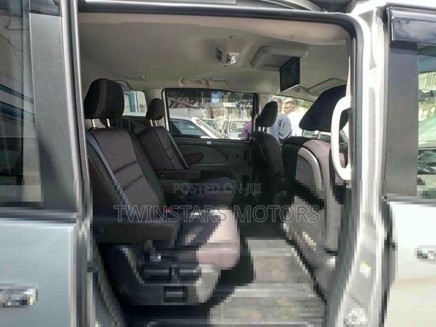 Nissan Serena 2019 Silver