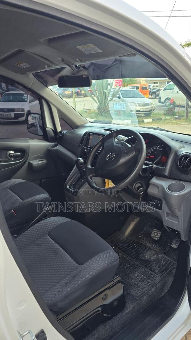 Nissan NV200 SV 2017 White