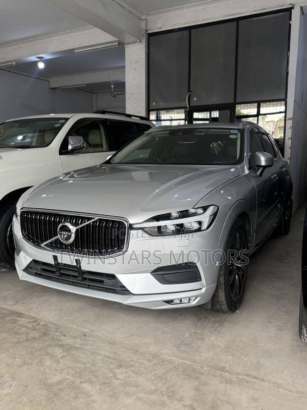 Volvo XC60 2019 Silver