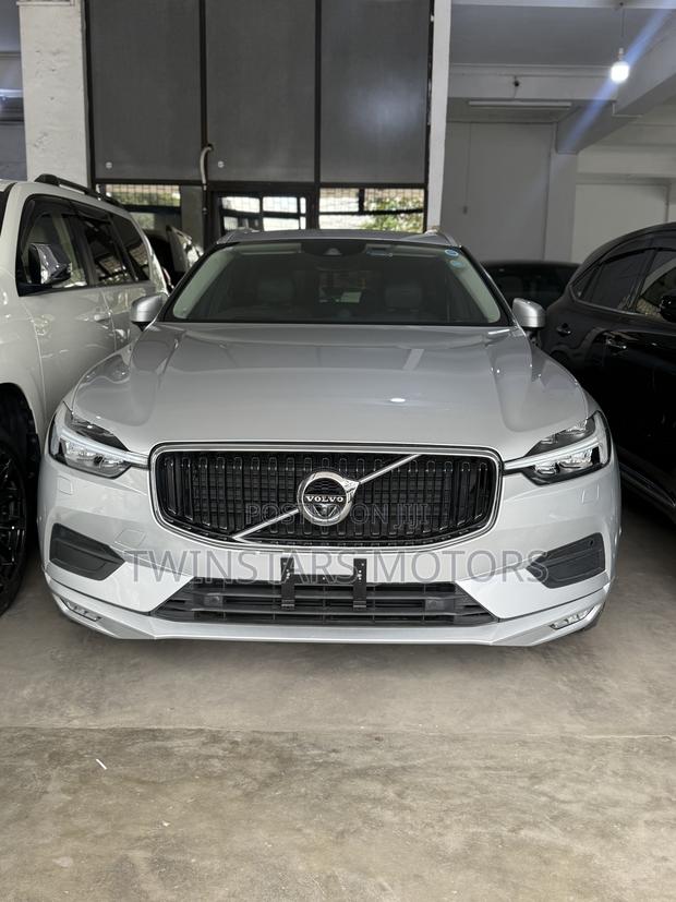 Volvo XC60 2019 Silver