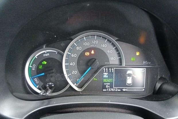 Toyota Vitz 1.5 FWD Hybrid 5dr 2019 Silver
