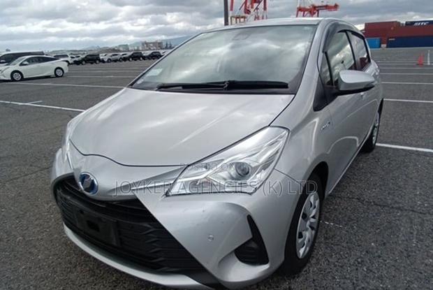Toyota Vitz 1.5 FWD Hybrid 5dr 2019 Silver