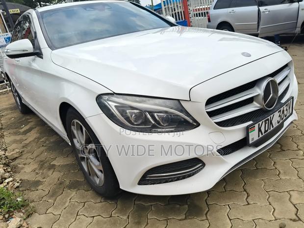 Mercedes-Benz C200 2015 White