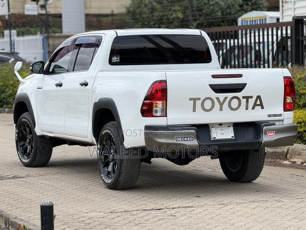 Toyota Hilux 2019 White