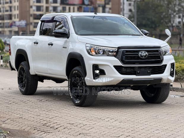 Toyota Hilux 2019 White