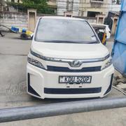 Toyota Voxy 2018 White for sale