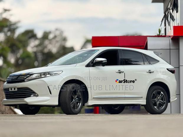 Toyota Harrier 2.0 2019 White