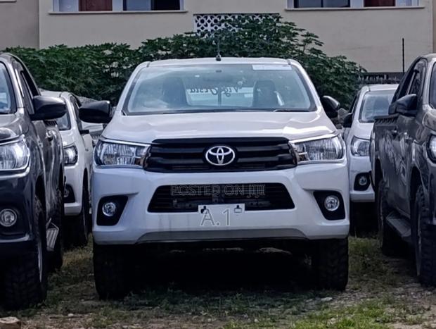 Toyota Hilux Revo Single Cab Deisel 2.4 RWD 2018 White