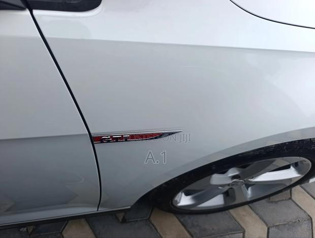 Volkswagen Golf 2019 Pearl