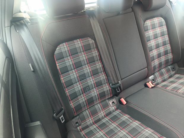 Volkswagen Golf 2019 Pearl