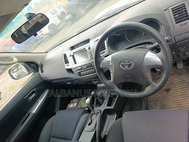 Toyota Hilux 2016 Silver