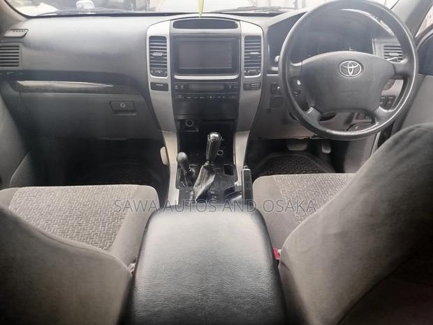 Toyota Land Cruiser Prado 2005 Silver