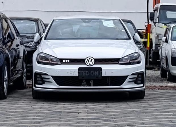 Volkswagen Golf 2019 Pearl