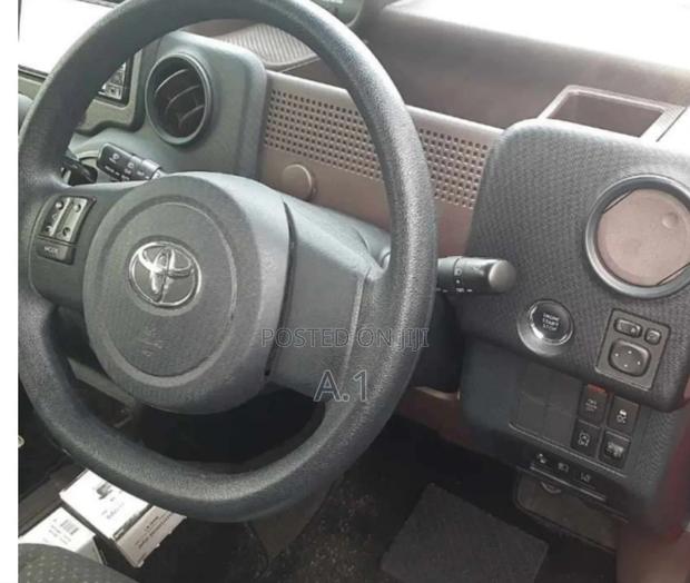 Toyota Porte 2018 White