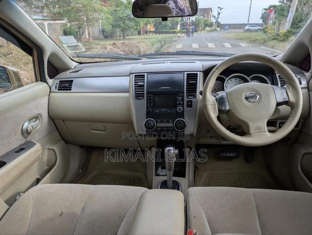 Nissan Tiida 1.5L 16V 2010 Gold