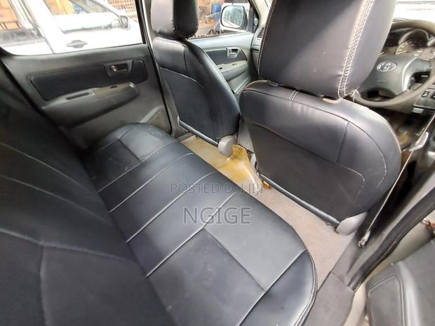 Toyota Hilux 2013 Gray