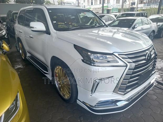 Lexus LX 2019 White