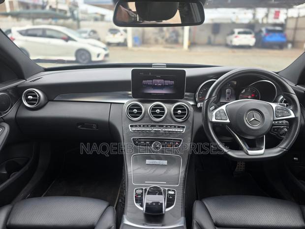 Mercedes-Benz C220 Classic 2018 Blue