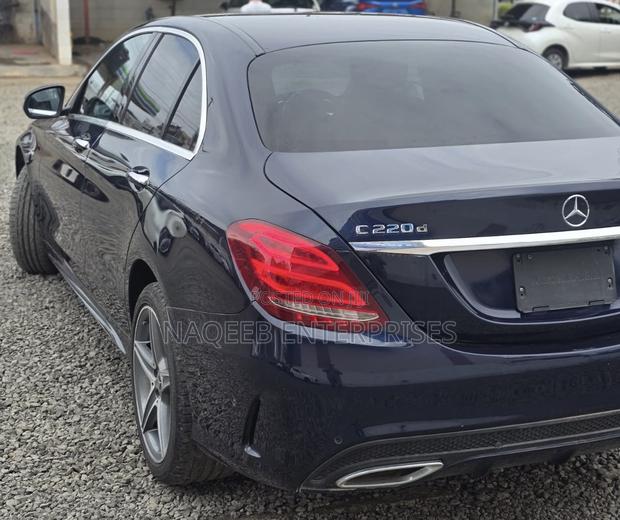 Mercedes-Benz C220 Classic 2018 Blue