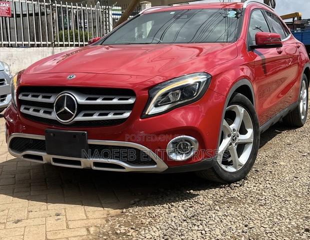 Mercedes-Benz GLA-Class 2017 Red