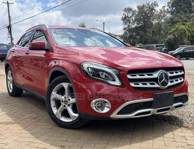 Mercedes-Benz GLA-Class 2017 Red