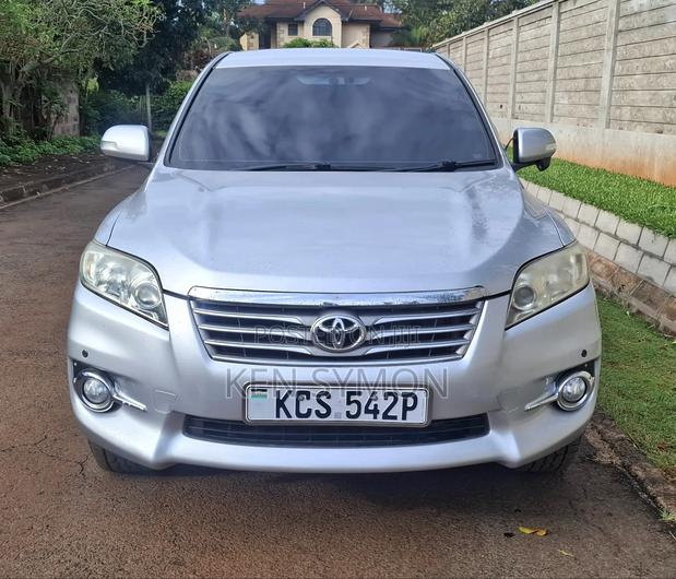 Toyota Vanguard 2012 Silver