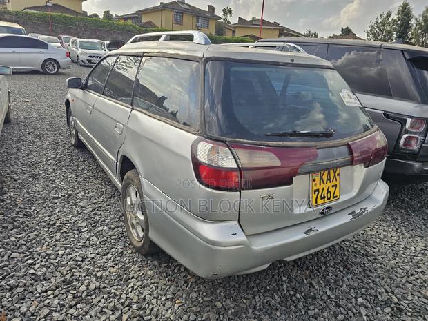Subaru Legacy 2000 Silver