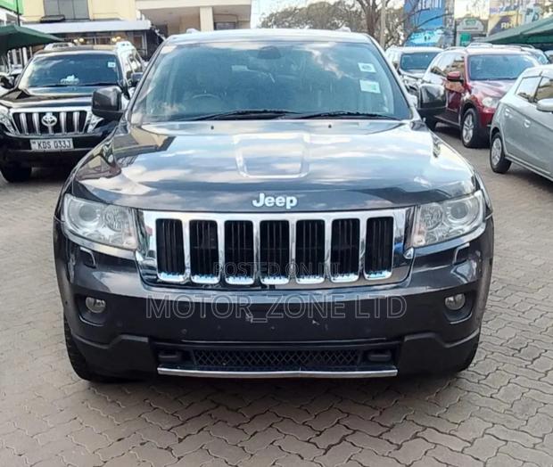 Jeep Grand Cherokee 2012 Gray