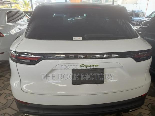 Porsche Cayenne 2019 White