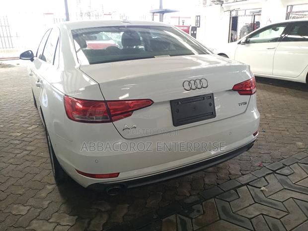 Audi A4 2.0T Tech ultra Premium FWD 2018 White