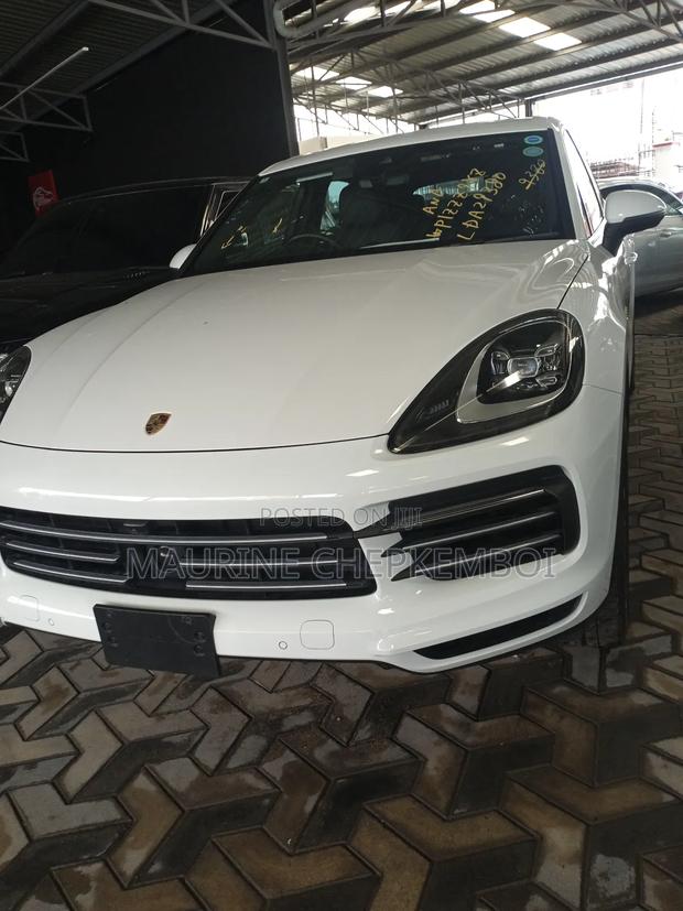 Porsche Cayenne 2019 White