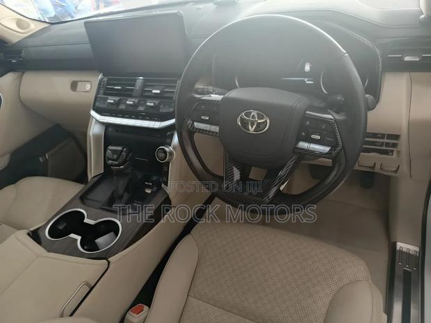 Toyota Land Cruiser 2024 White