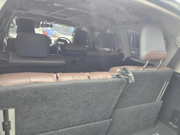 Toyota Land Cruiser Prado 2016 Brown