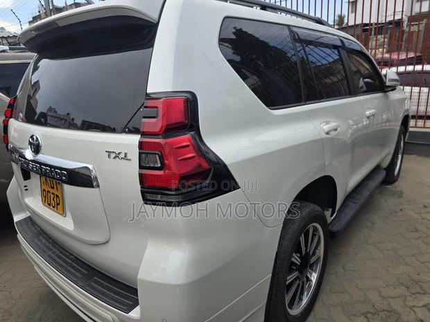 Toyota Land Cruiser Prado 2017 Pearl